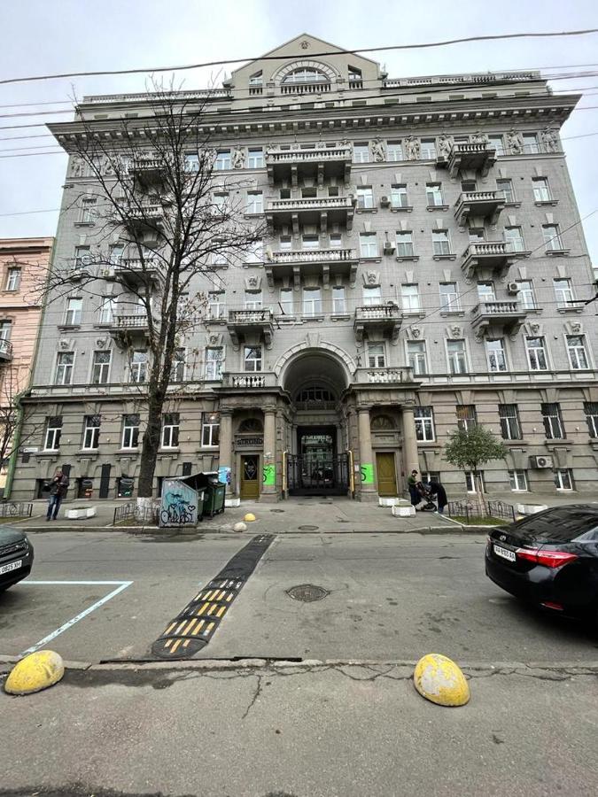 Amazing Tara'S Shevchenko Square Apartment Kiev Luaran gambar