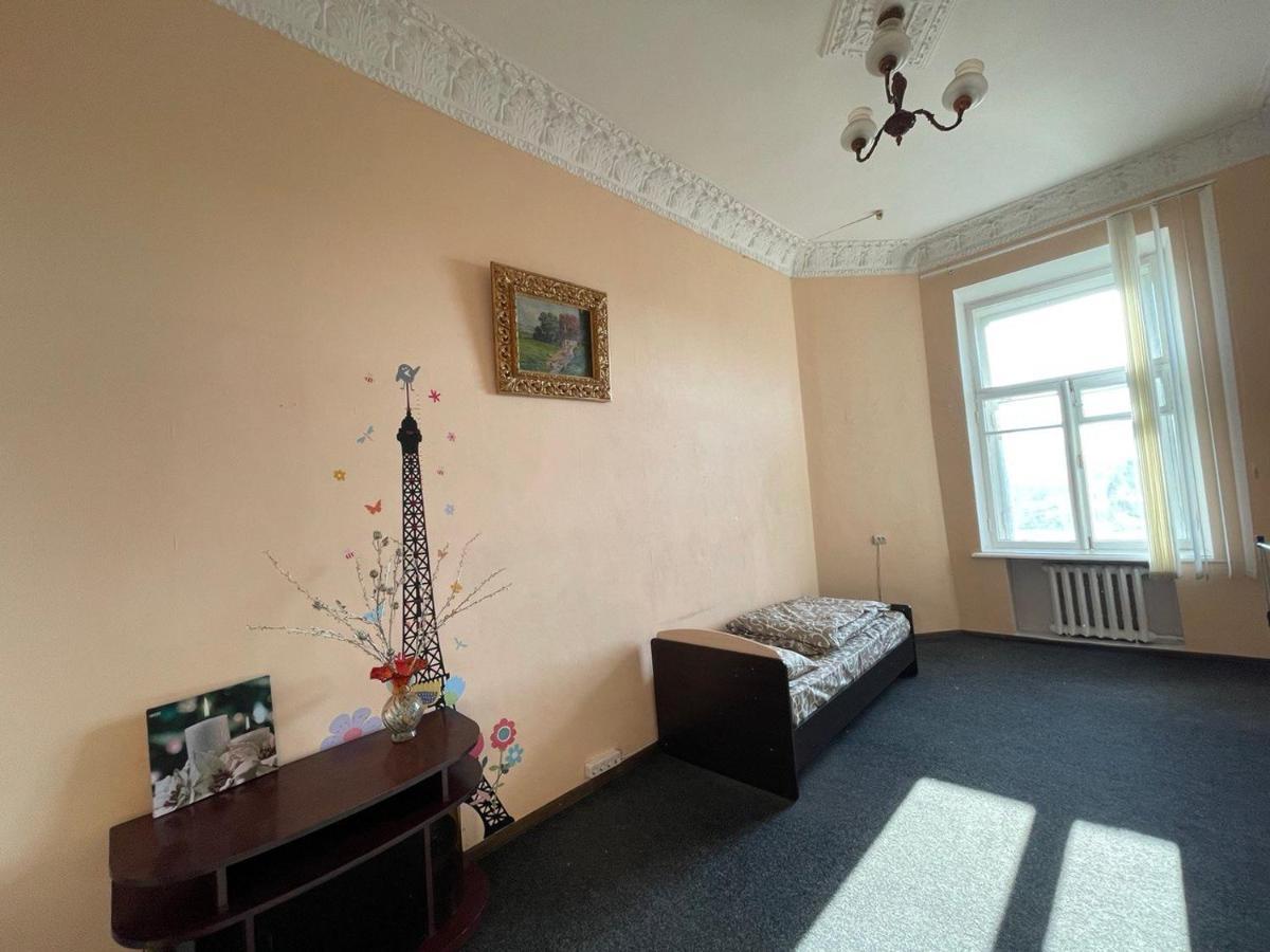 Amazing Tara'S Shevchenko Square Apartment Kiev Luaran gambar