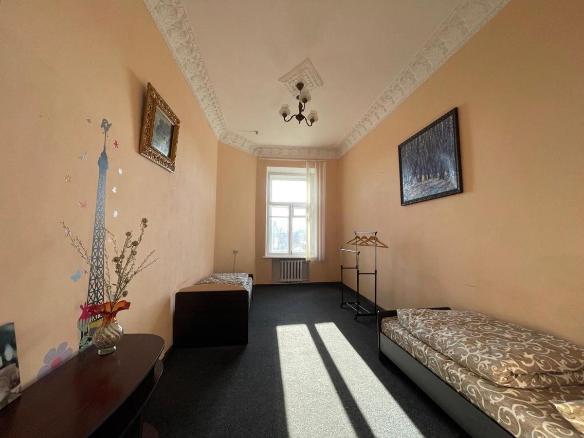 Amazing Tara'S Shevchenko Square Apartment Kiev Luaran gambar